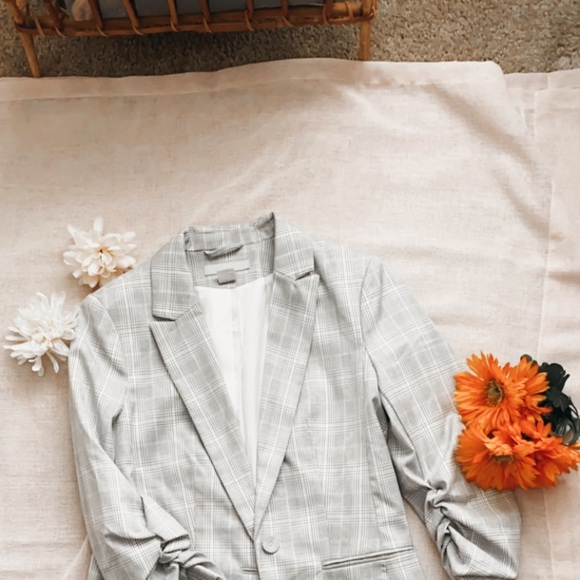 Blazer - Picture 4 of 4